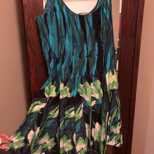 Bellissima Blue/Green Fitted Dress.